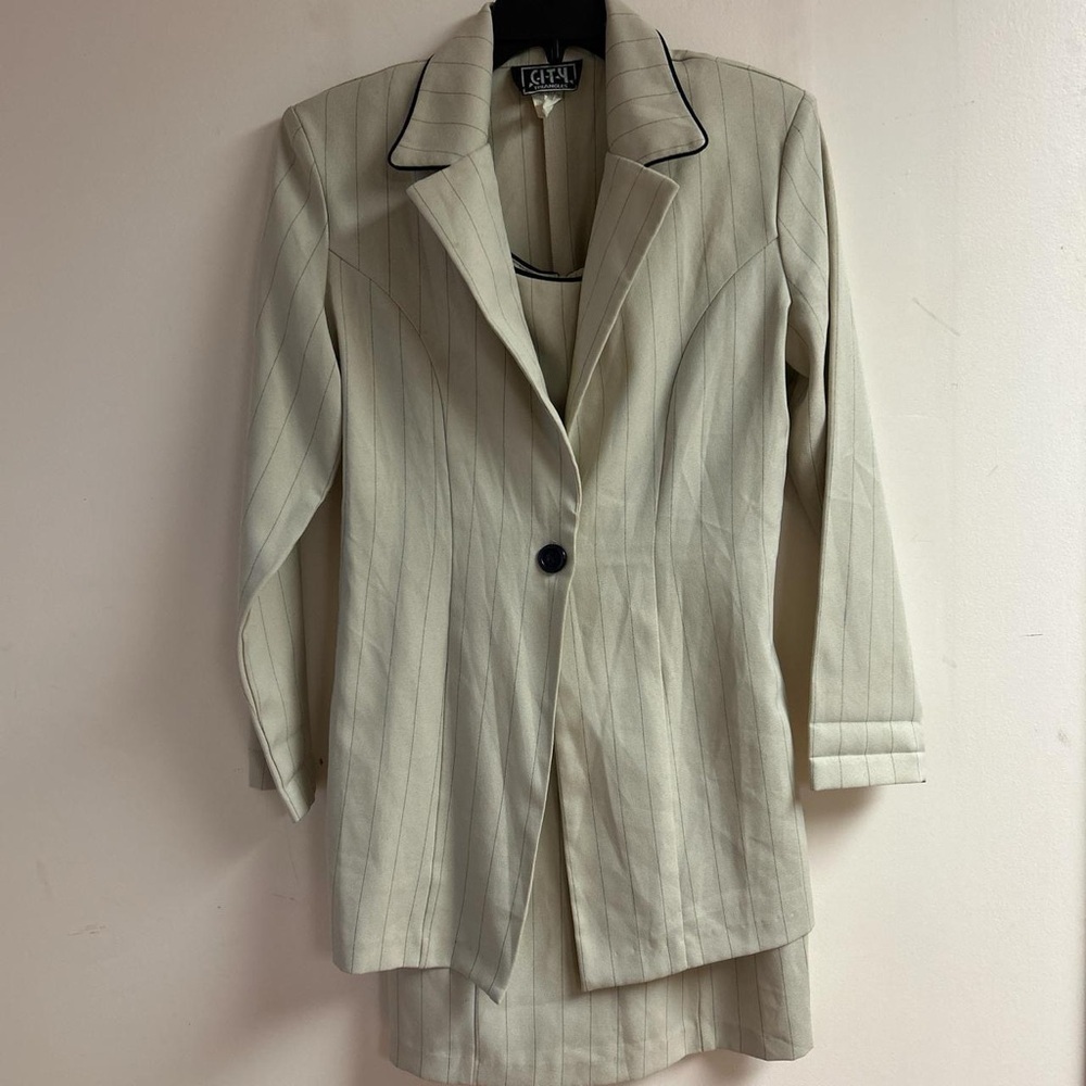 City Triangles made in USA Vintage 90s Beige & Navy Pinstripe Bow Blazer dress